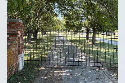 1403 N Cedar Hill Road, Cedar Hill, TX 75104 - Photo 1