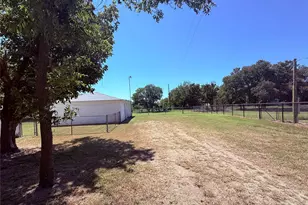 143 W Turner St, Perrin, TX 76486 - Photo 9