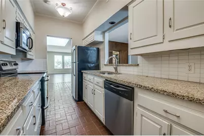 7434 Wellcrest Drive, Dallas, TX 75230 - Photo 3