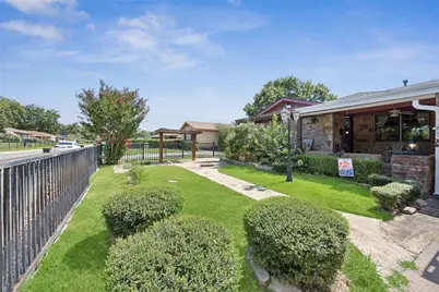 8332 Foxwood Lane, Dallas, TX 75217 - Photo 25