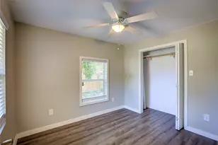 911 S 4th St, Bonham, TX 75418 - Photo 21