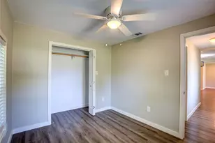 911 S 4th St, Bonham, TX 75418 - Photo 23