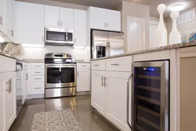 908 N Bishop Avenue #2-103, Dallas, TX 75208 - Photo 5