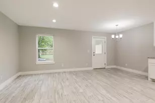 722 W Walker St, Denison, TX 75020 - Photo 5