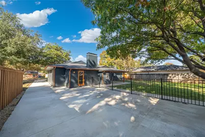 6746 Braeburn Drive, Dallas, TX 75214 - Photo 33