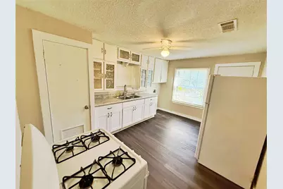 607 La Clede Street, Bellmead, TX 76705 - Photo 5