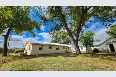 304 E Pierce Street, Winters, TX 79567 - Photo 3