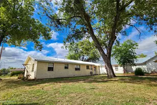 304 E Pierce St, Winters, TX 79567 - Photo 3