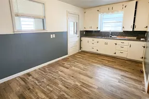 304 E Pierce St, Winters, TX 79567 - Photo 5