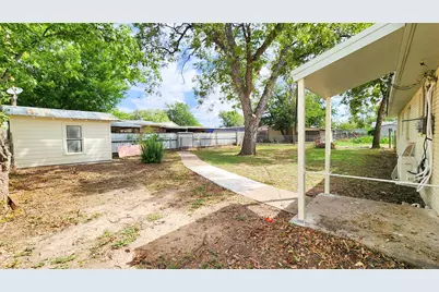 304 E Pierce Street, Winters, TX 79567 - Photo 15