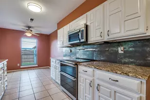 2315 Sharpshire Ln, Arlington, TX 76014 - Photo 11