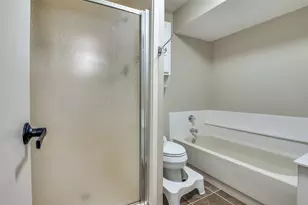 2315 Sharpshire Ln, Arlington, TX 76014 - Photo 19