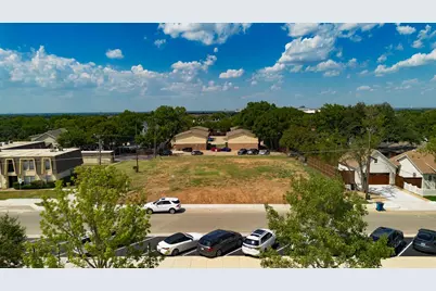 717 E Worth Street, Grapevine, TX 76051 - Photo 17