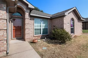 3018 Stroll Dr, Granbury, TX 76049 - Photo 3