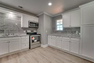 506 E Broadmore Avenue, Wills Point, TX 75169 - Photo 9