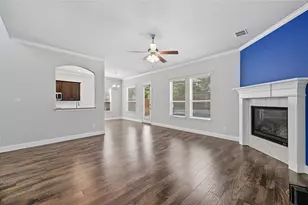 300 Burberry Dr, Grand Prairie, TX 75052 - Photo 13