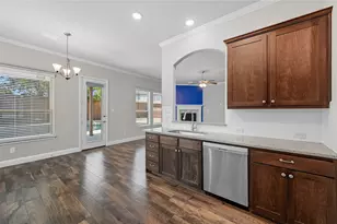 300 Burberry Dr, Grand Prairie, TX 75052 - Photo 17