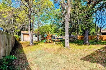 1113 Fair Avenue, Gainesville, TX 76240 - Photo 9