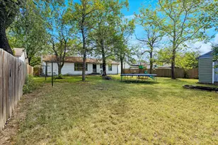 1113 Fair Ave, Gainesville, TX 76240 - Photo 7
