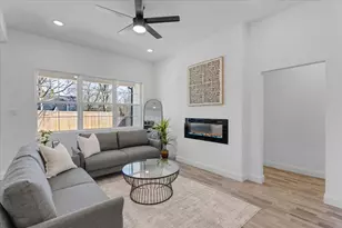 1323 S Montgomery St, Sherman, TX 75090 - Photo 1