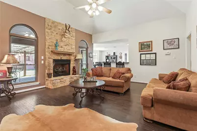 609 Oak Street, Pilot Point, TX 76258 - Photo 9