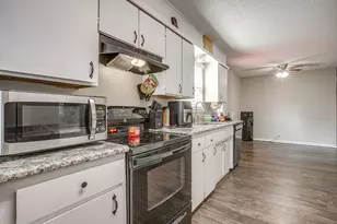 1211 Van Winkle St, Weatherford, TX 76086 - Photo 13