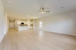 1025 Park Oak Ln, Crowley, TX 76036 - Photo 5