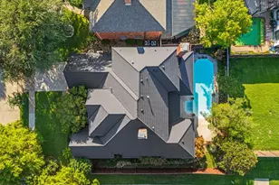 801 Spring Canyon Dr, Irving, TX 75063 - Photo 3