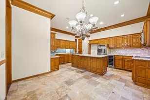 801 Spring Canyon Dr, Irving, TX 75063 - Photo 13