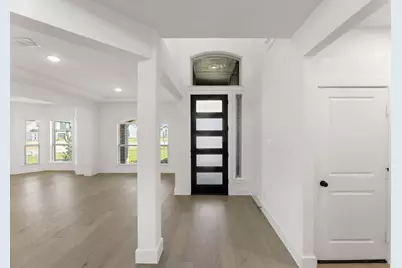 721 S Hidden Lakes Drive, DeSoto, TX 75115 - Photo 3