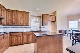 7311 Padilla, Grand Prairie, TX 75054 - Photo 15