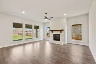 321 Bowrider Ln, Granbury, TX 76049 - Photo 13