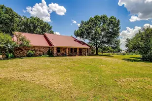 401 Eddy Ave, Joshua, TX 76058 - Photo 3