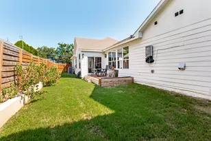 1723 N Edgefield Ave, Dallas, TX 75208 - Photo 25