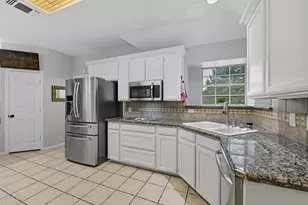 1601 Warwickshire Ct W, Bedford, TX 76021 - Photo 17