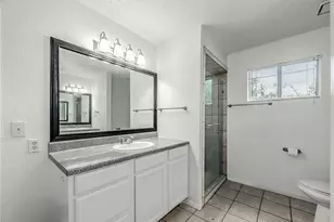 1902 Shorewood Dr, Grapevine, TX 76051 - Photo 35