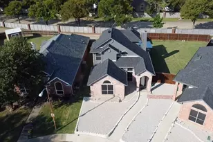 800 Laredo Ct, Grand Prairie, TX 75052 - Photo 15