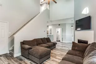 800 Laredo Ct, Grand Prairie, TX 75052 - Photo 3