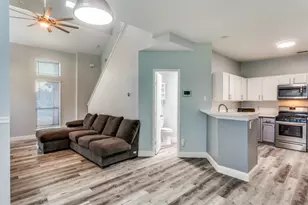 800 Laredo Ct, Grand Prairie, TX 75052 - Photo 5