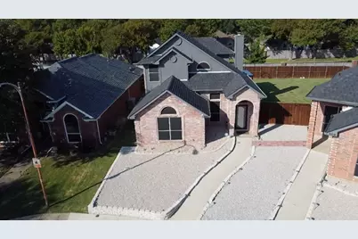 800 Laredo Court, Grand Prairie, TX 75052 - Photo 17