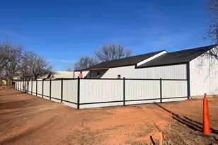 822 Rose St, Merkel, TX 79536 - Photo 5