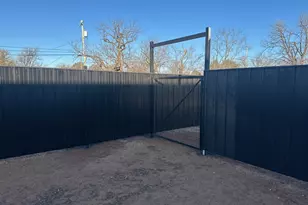 822 Rose St, Merkel, TX 79536 - Photo 3