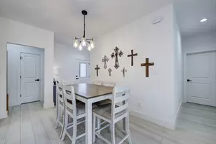 5807 Black Pine Cir, Granbury, TX 76048 - Photo 11