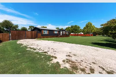 5715 Shady Hill Circle, Princeton, TX 75407 - Photo 13