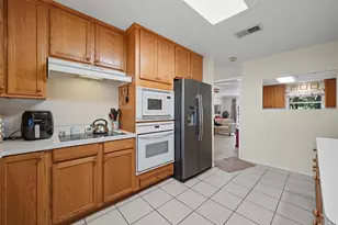 1703 Park Hill Dr, Arlington, TX 76012 - Photo 15