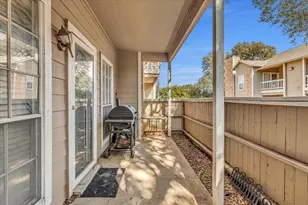 8600 Coppertowne Ln, Dallas, TX 75243 - Photo 17