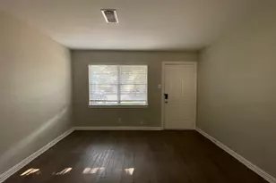 1329 Harrison Ln, Hurst, TX 76053 - Photo 5