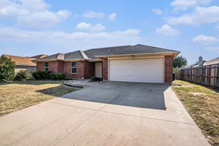 609 Whitefish Dr, Cleburne, TX 76033 - Photo 3