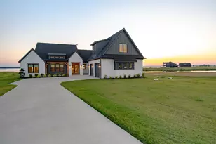 415 Sailview Ct, Honey Grove, TX 75446 - Photo 15