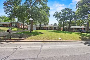 1208 Karla Dr, Hurst, TX 76053 - Photo 3